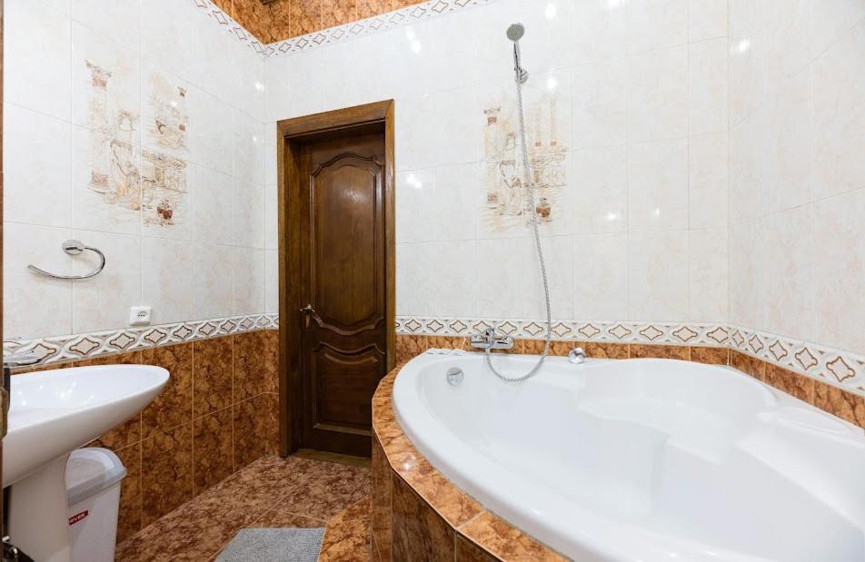 Apartment Arena City 911 Kiev Exterior foto